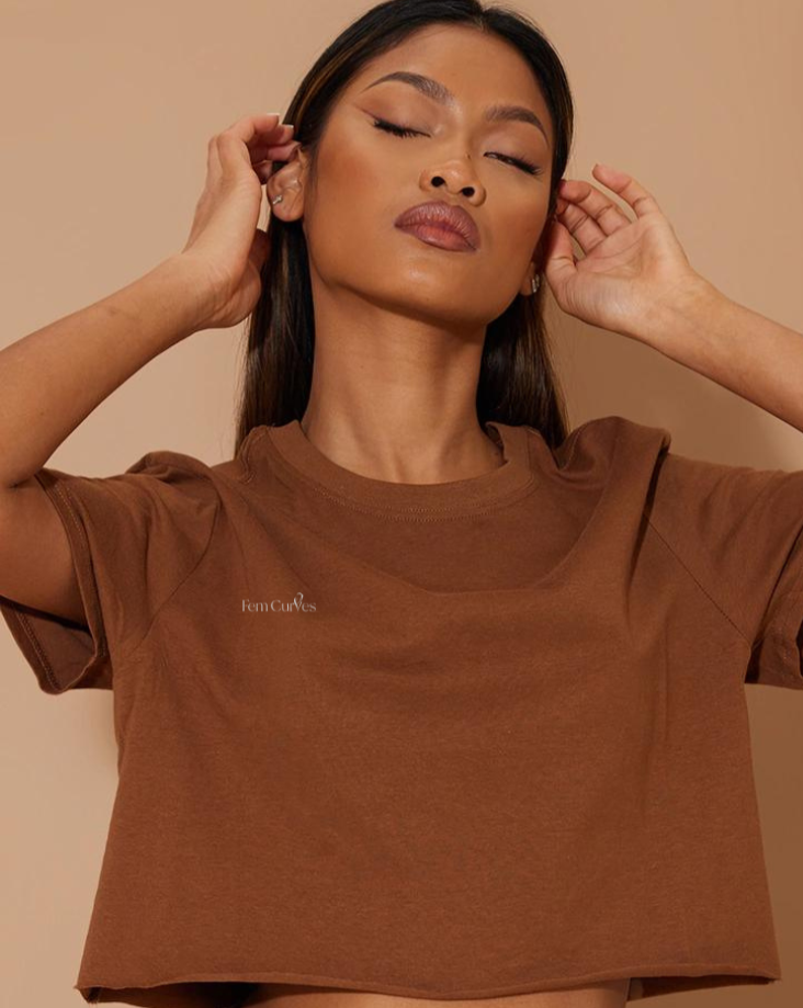 Kem Cropped Tee - Brown – Fem Curves