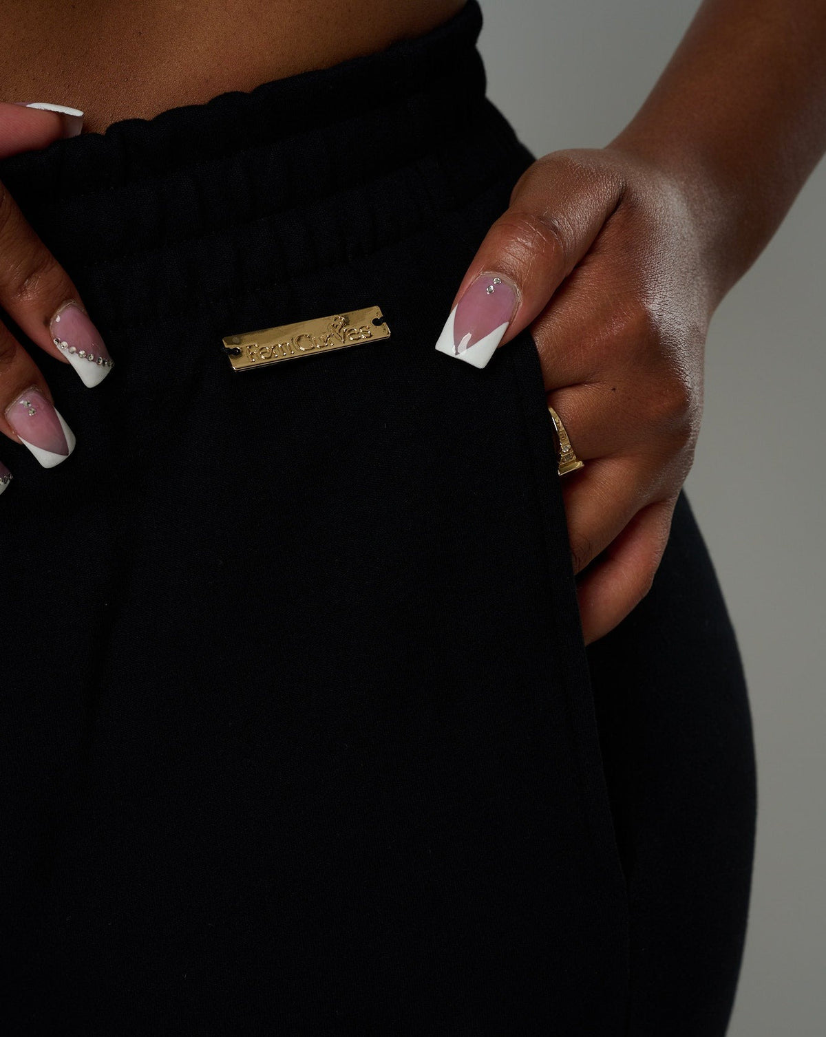 Fabiola Joggers - Black – Fem Curves